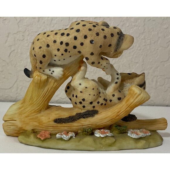 Ceramic Cheetah Cubs Decorative Sculpture Tree Stump Flowers Floral - Picture 3 of 6
